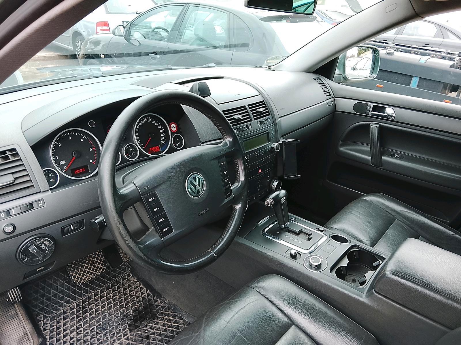 Volkswagen Touareg 2004 — photo 5