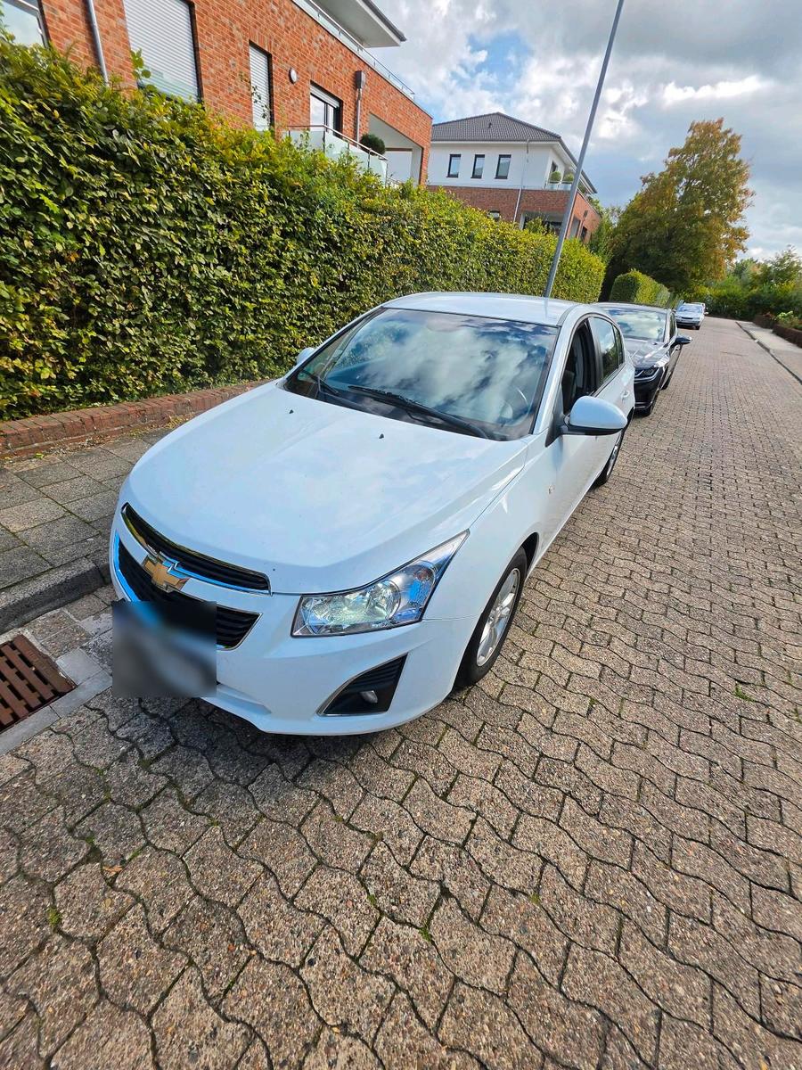 Chevrolet Cruze 2013 — rear view