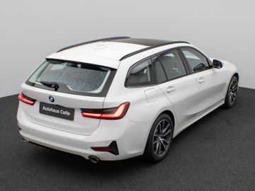 Fahrzeugabbildung BMW 330e xDr Tour Sport Line ACC HUD Pano HiFi Laser
