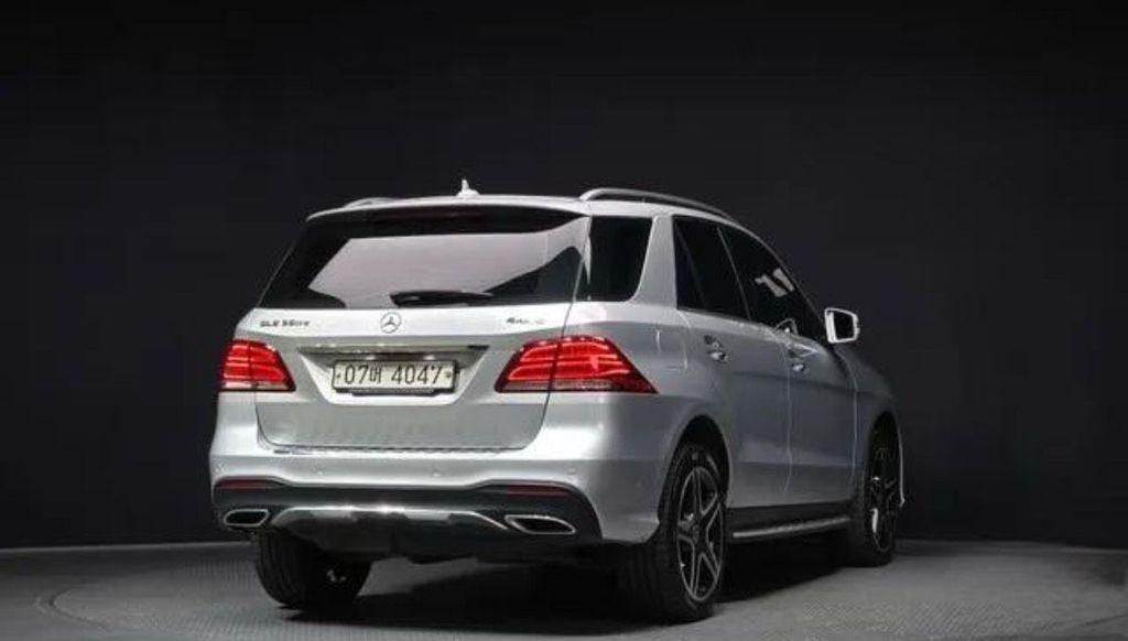 Image of Mercedes-Benz GLE 350
