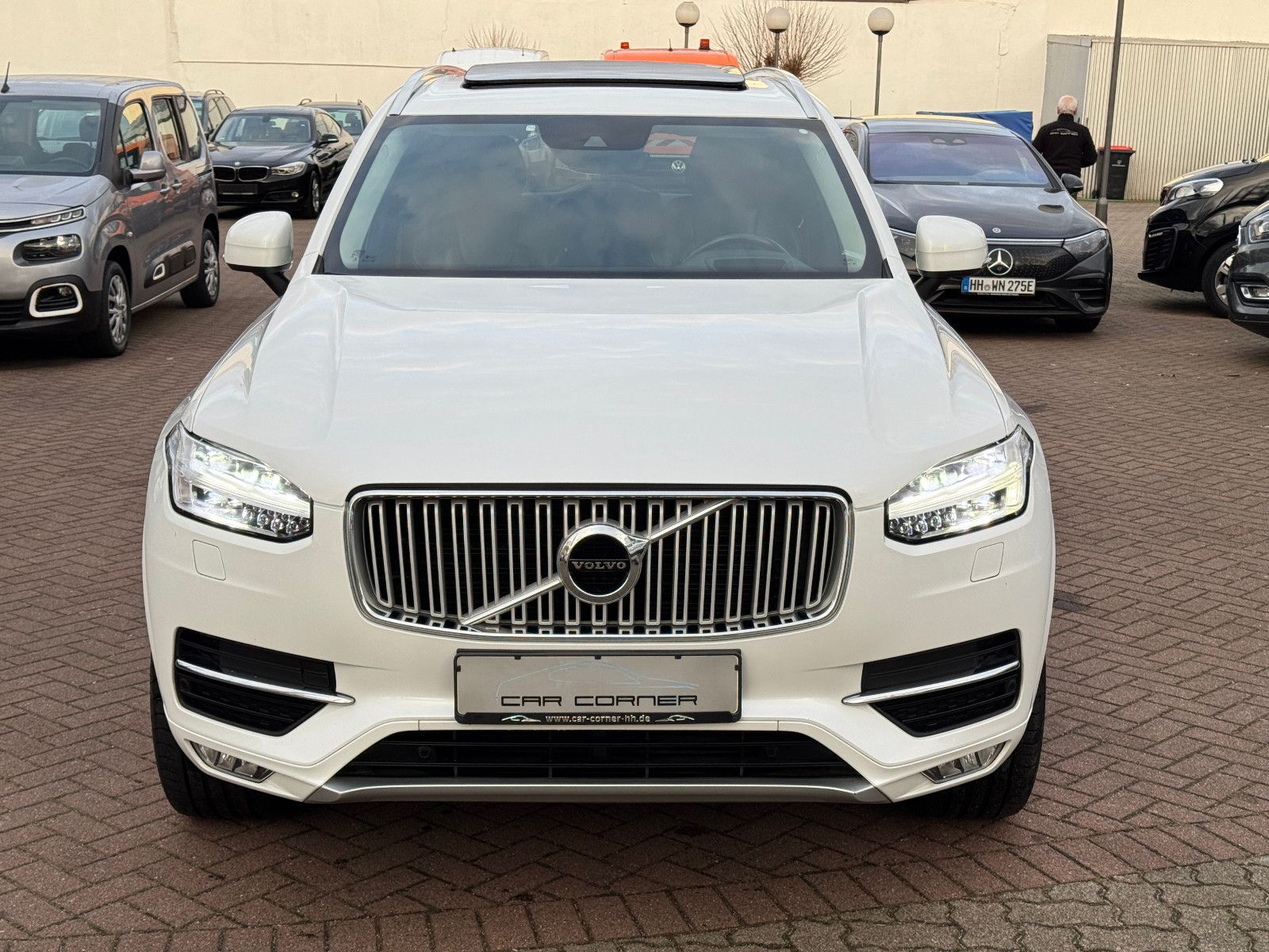 Fahrzeugabbildung Volvo XC90 INSCRIPTION AWD PANO HUD SITZKLIMA MEMORY