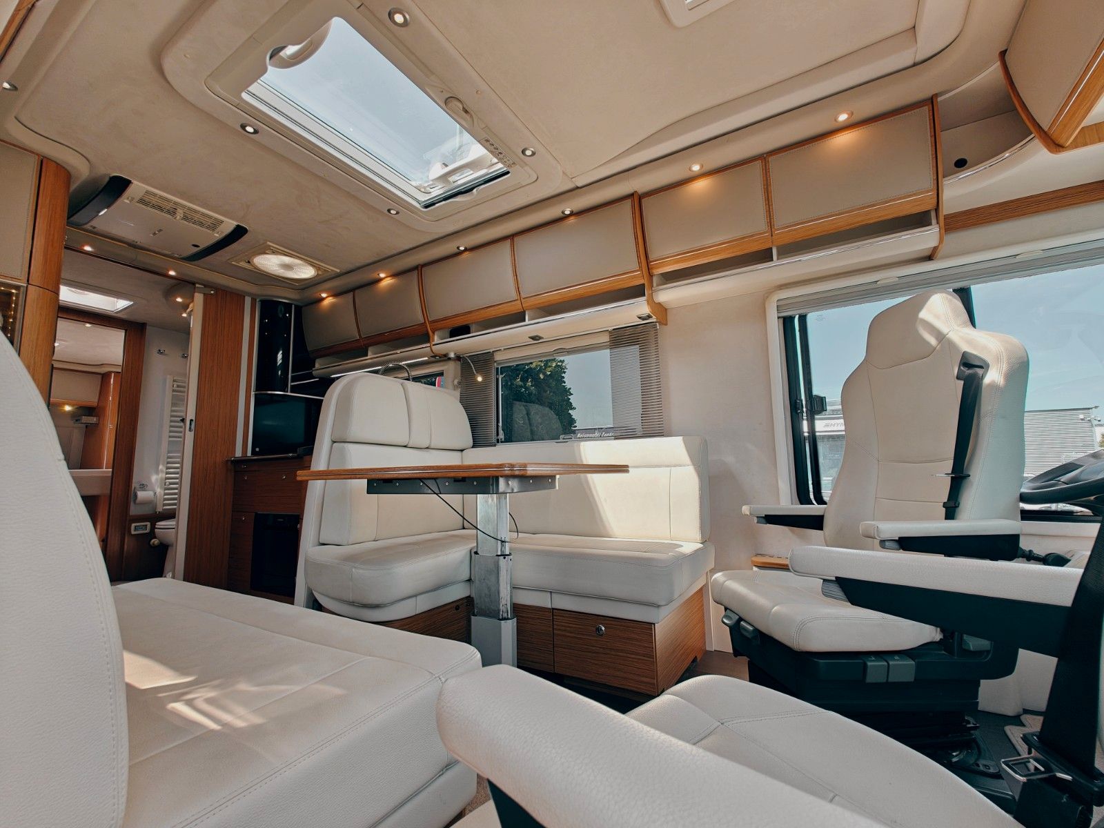 Fahrzeugabbildung Concorde CHARISMA III 900 M - EUROCARGO - VIELE EXTRAS!