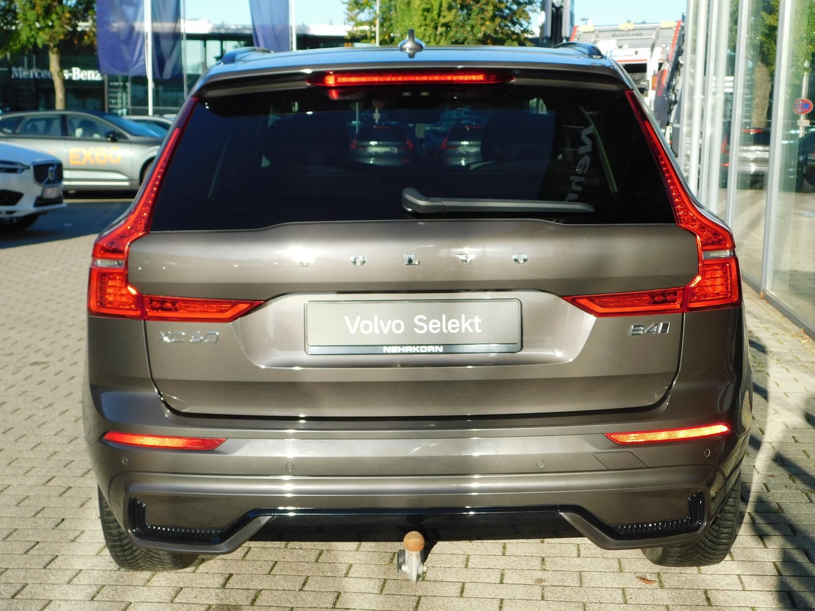 Fahrzeugabbildung Volvo XC60 B4 D AWD Plus Dark