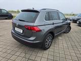 Volkswagen Tiguan Comfortline 4Motion DSG NAVI ACC LED DT - VW Tiguan Gebrauchtwagen in Freiburg