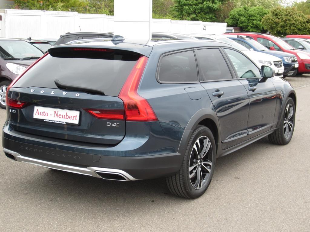 Volvo V90 Cross Country