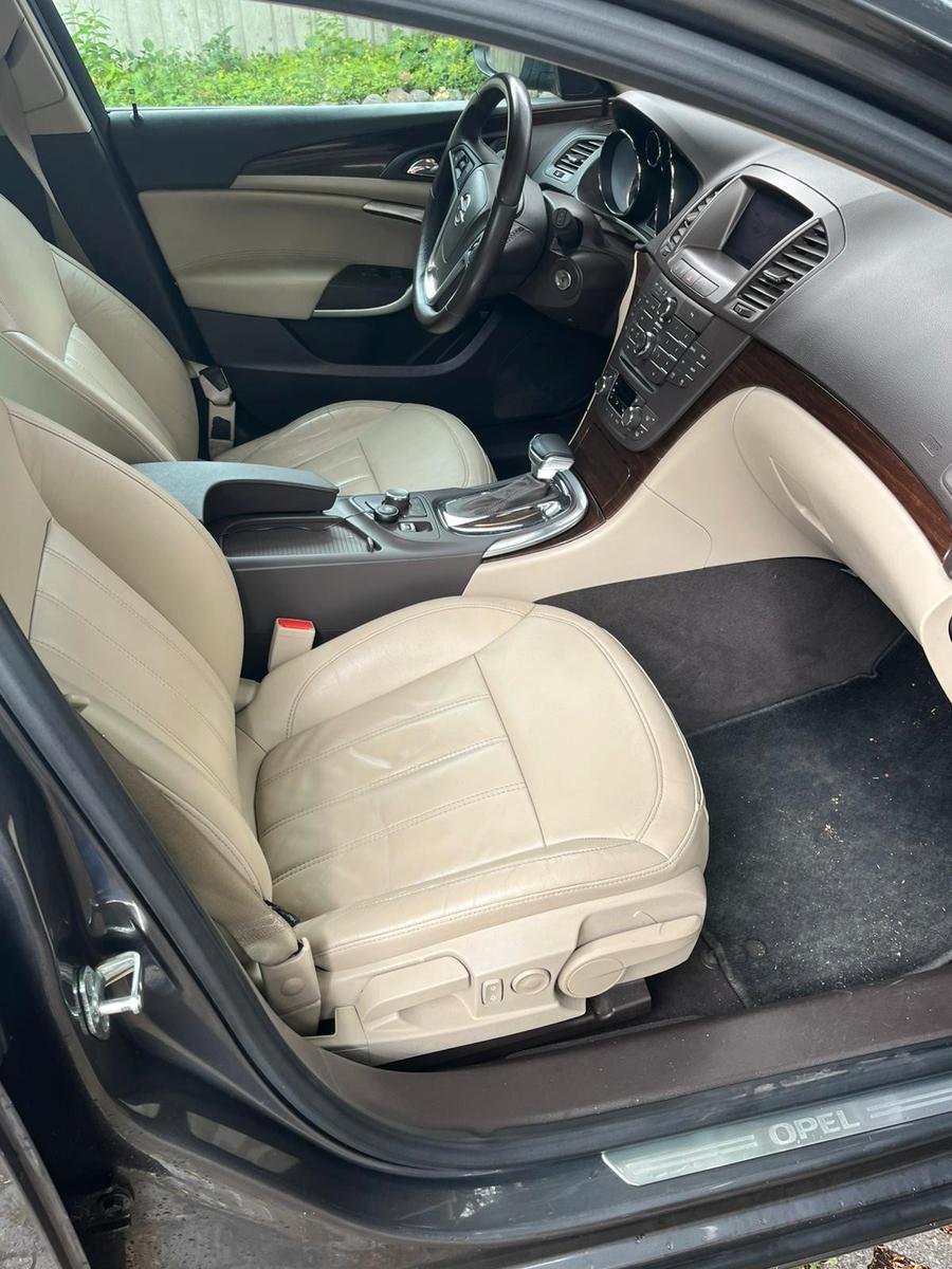 Opel Insignia 2009 — interior
