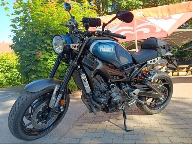 Yamaha YAMAHA XSR900 - Top Zustand, geringe Laufleistun