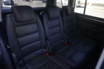 Volkswagen Touran - 4