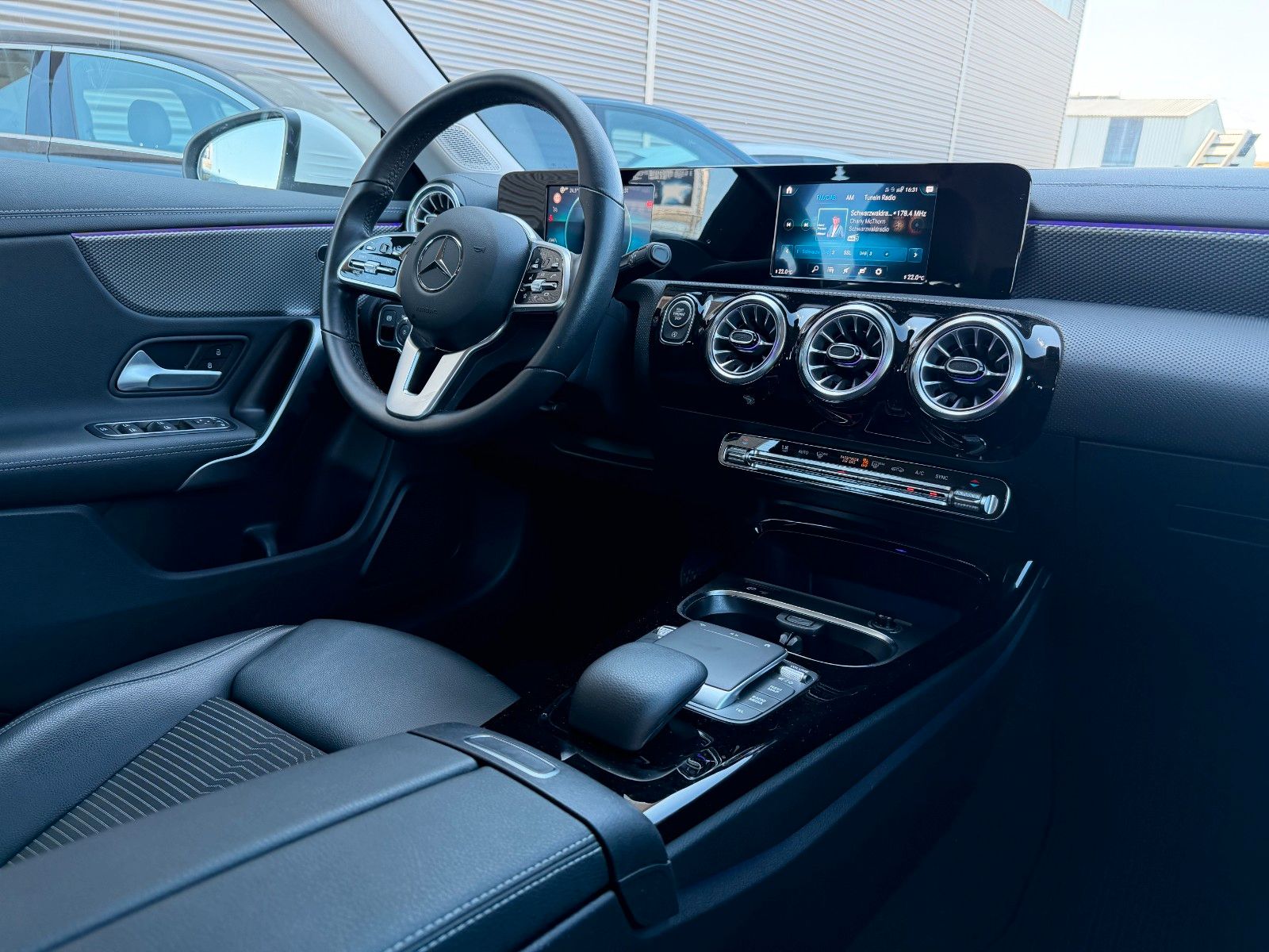 Fahrzeugabbildung Mercedes-Benz CLA 200 Shooting Brake
