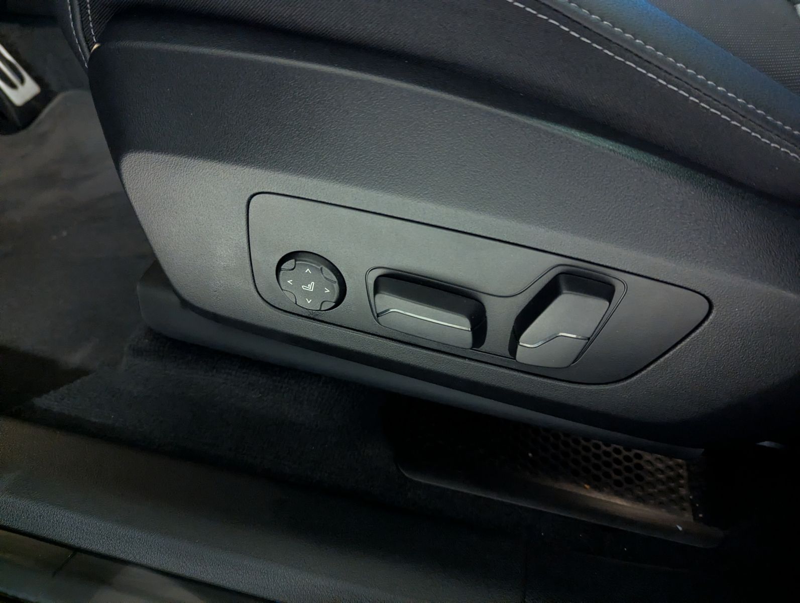 BMW 223 Active Tourer i xD M-Sport Pano H/K 360° AHK - Image 24