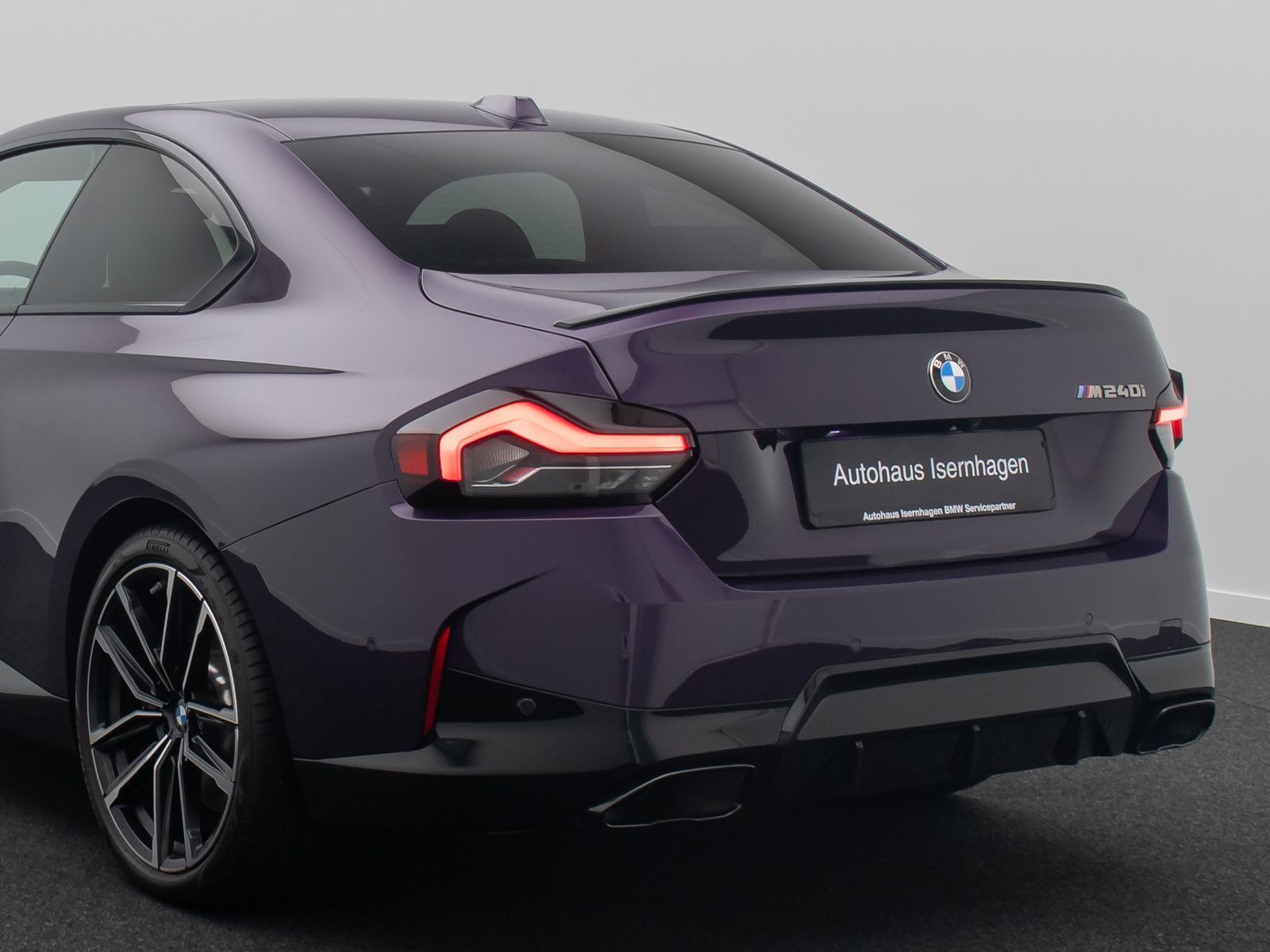 Fahrzeugabbildung BMW M240i xD Coup&eacute; Kamera Alarm DAB HiFi Glasdach