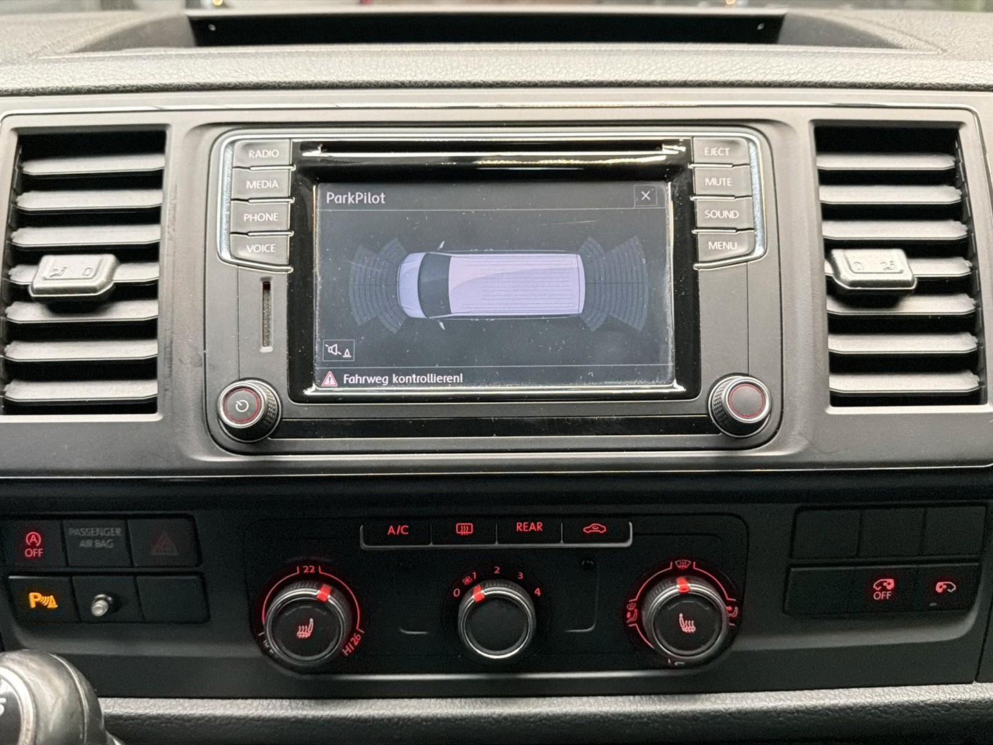 VOLKSWAGEN T6 2.0 TDI 150CH - BVM - ATTELAGE - RÉGULATEUR DE VITESSE - SIÈGES CHAUFFANTS