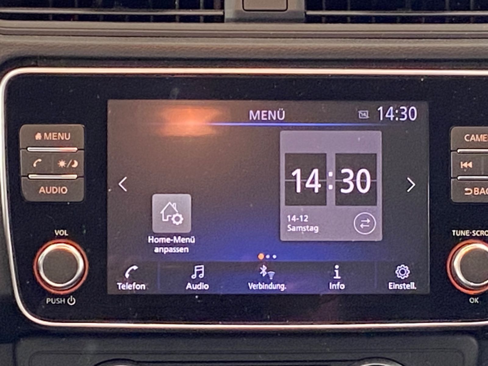 Fahrzeugabbildung Nissan Leaf Acenta - CARPL./AndroidA.,2Ladekabel;SOH98%