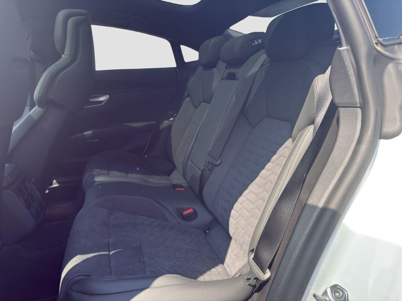 Audi e-tron GT quattro Navi Einparkhilfe ACC Luftfede