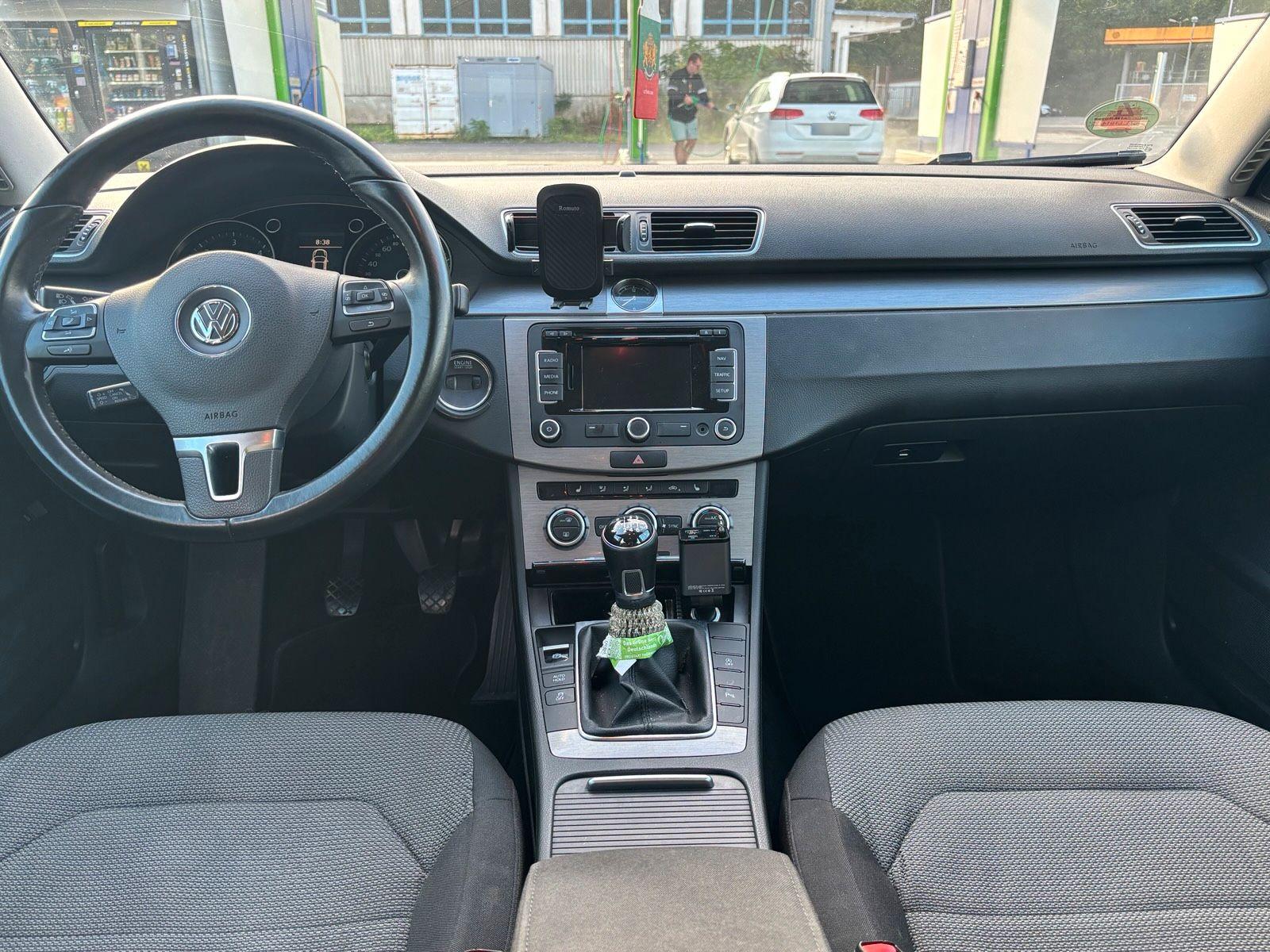 Volkswagen Passat 2013 — photo 7