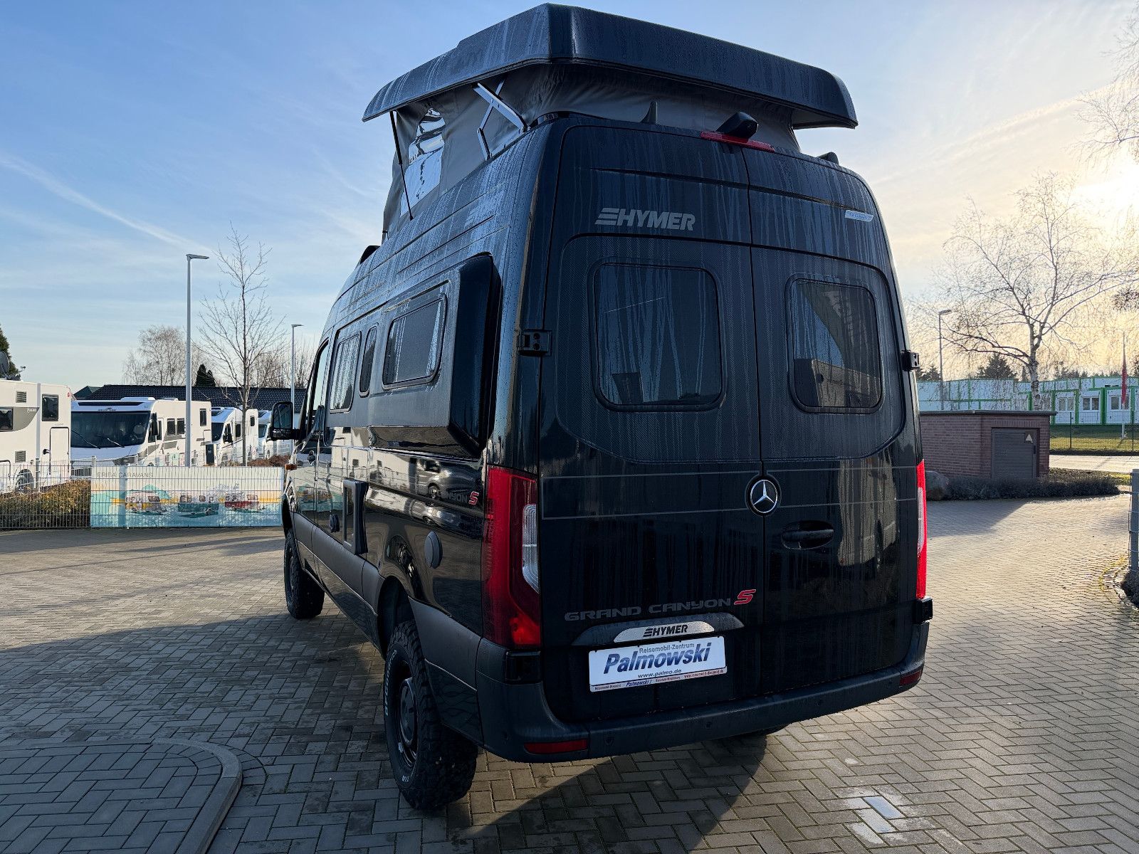 Fahrzeugabbildung HYMER / ERIBA / HYMERCAR Grand Canyon S - MB 600 SD- 4x4- 11.496€ sparen!