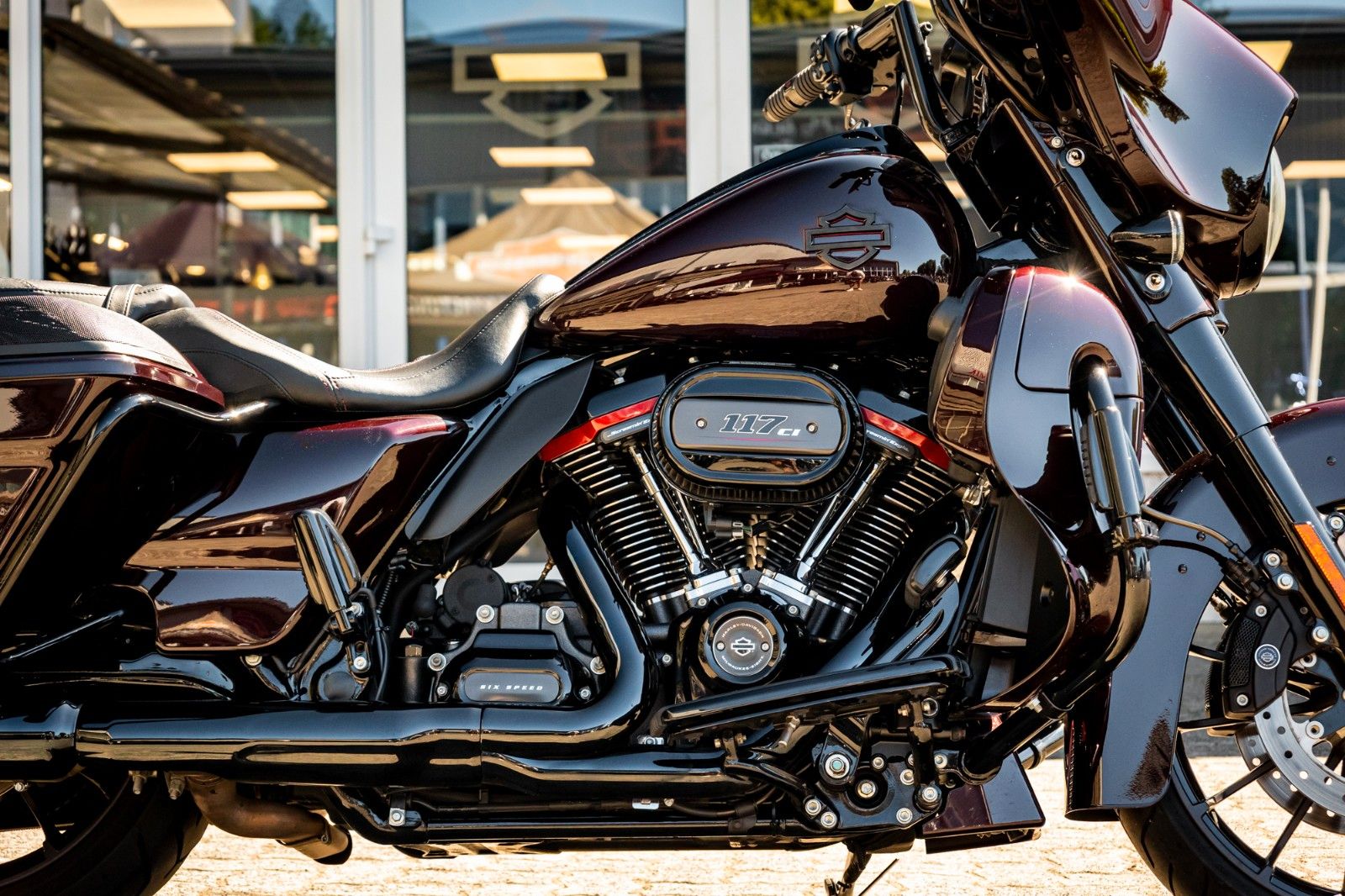 Fahrzeugabbildung Harley-Davidson CVO STREET GLIDE 117 FLHXSE
