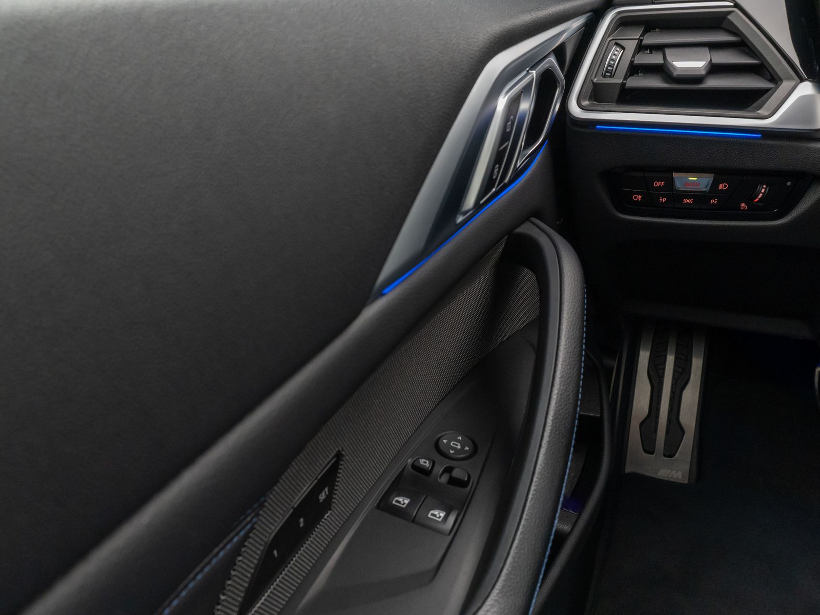 Fahrzeugabbildung BMW M440i  Coupé Kamera DAB H/K Fernlichtassist 19"