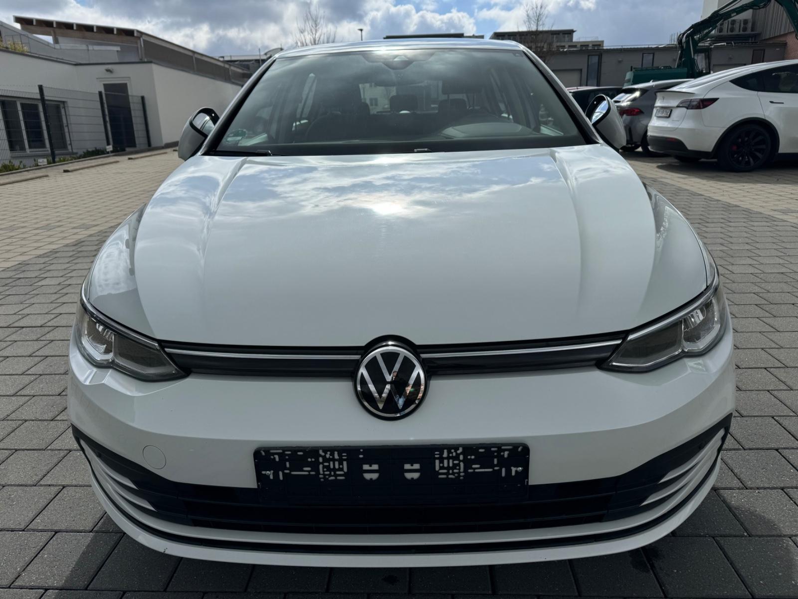 Volkswagen Golf VIII 2.0TDI Life NAVI*MTL*VIRTUELL*AHK*PDC