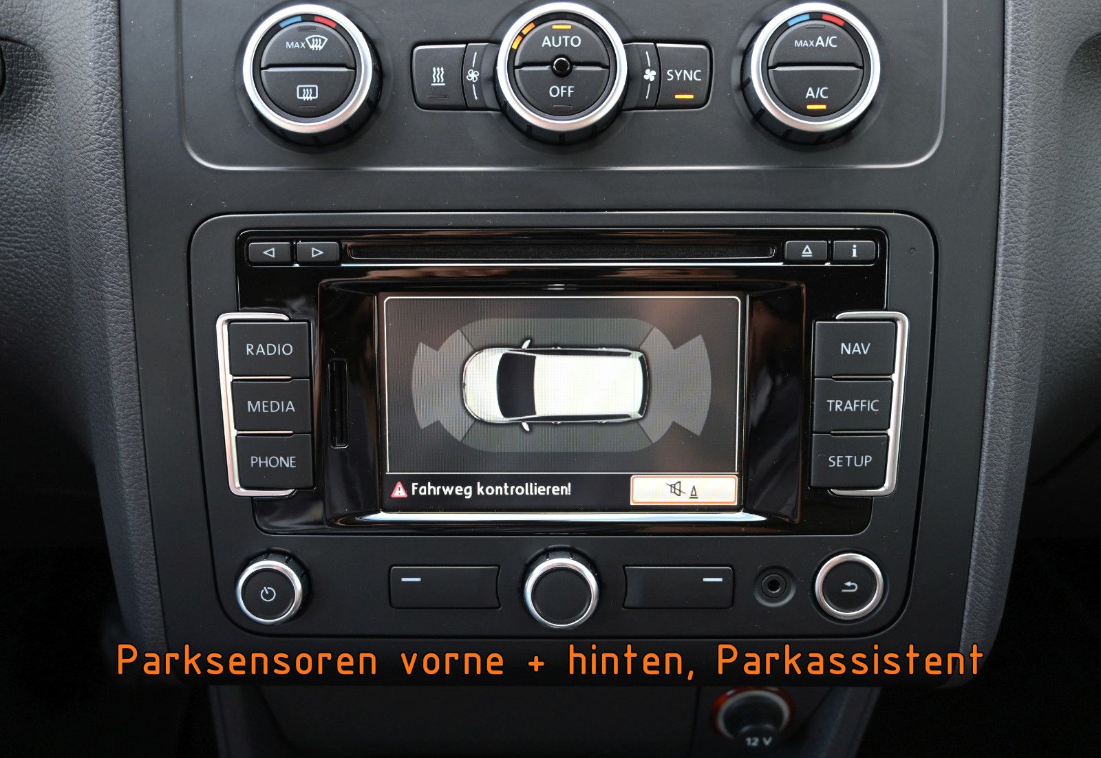 Fahrzeugabbildung Volkswagen Touran 1.2 TSI LIFE °AHK°STANDHEIZ°7-SITZE°