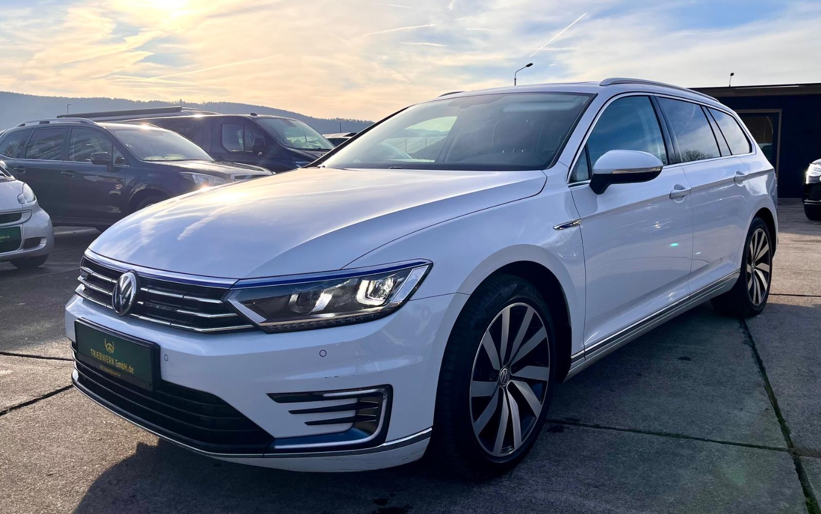 Volkswagen Passat Variant GTE LED Navi ACC Panorama DAB AHK
