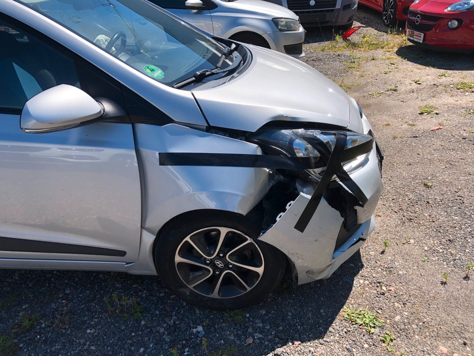 Fahrzeugabbildung Hyundai i10 Style Frontschaden