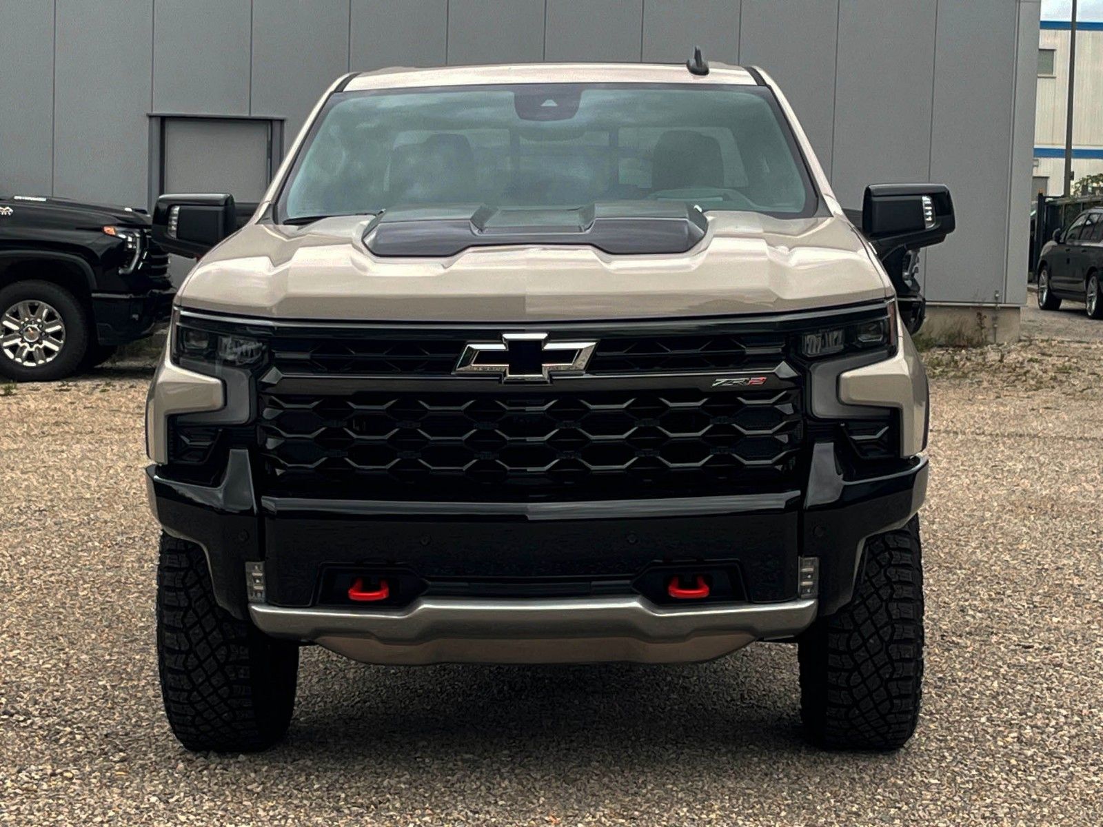 Vehicle photo 3