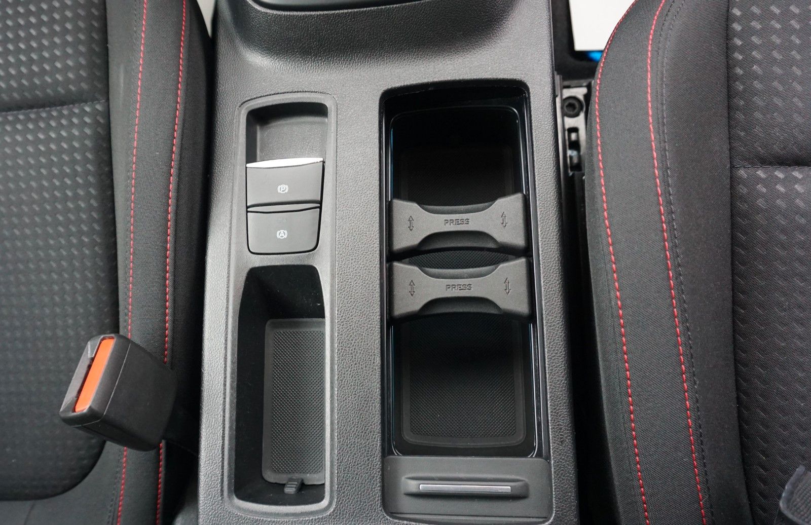 Fahrzeugabbildung Ford Focus Lim. ST-Line, Navi, LED, B&O Sound+WR