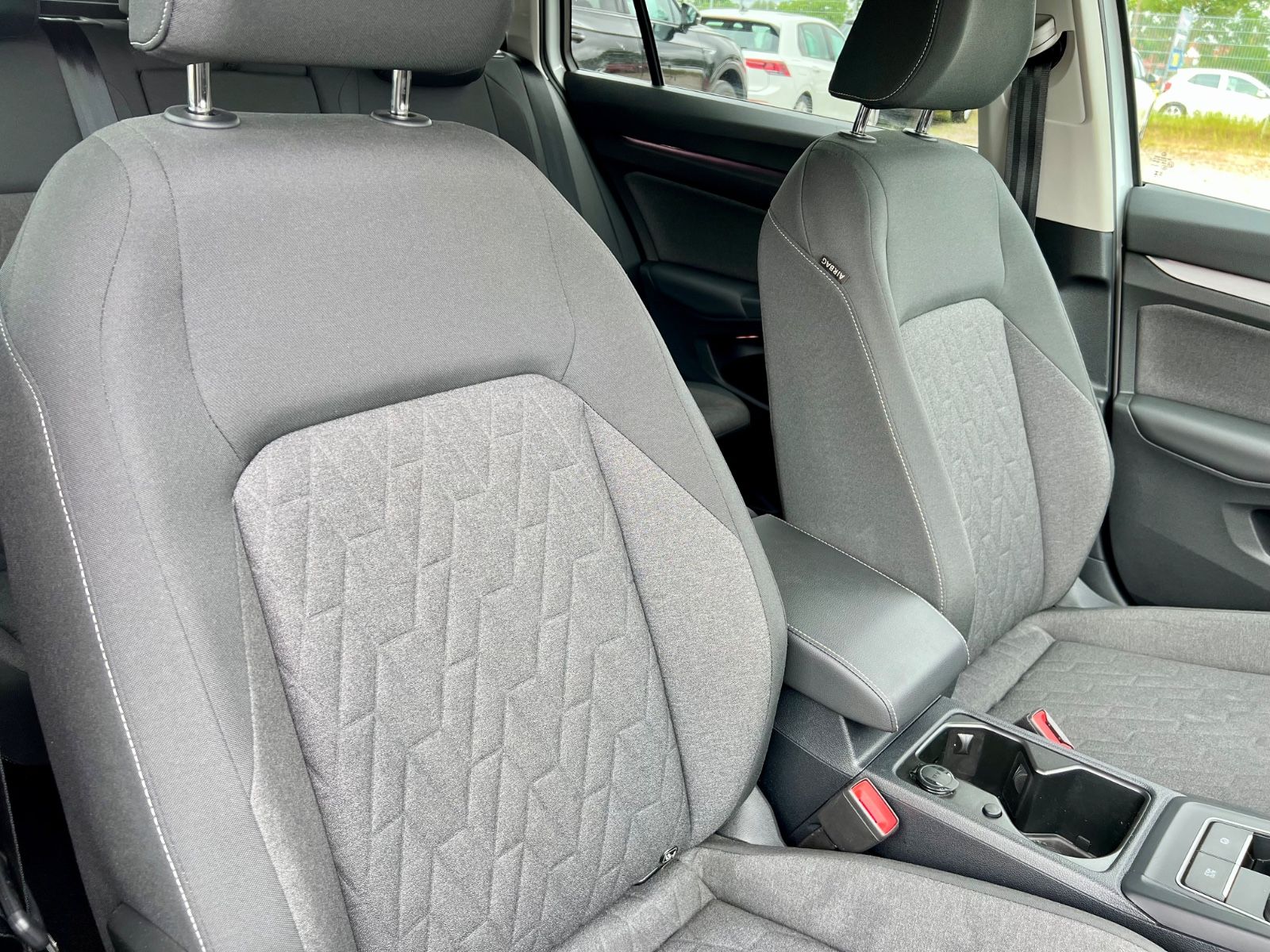 VW Golf VIII Variant Life AAC GZJR SHZ CARPLAY