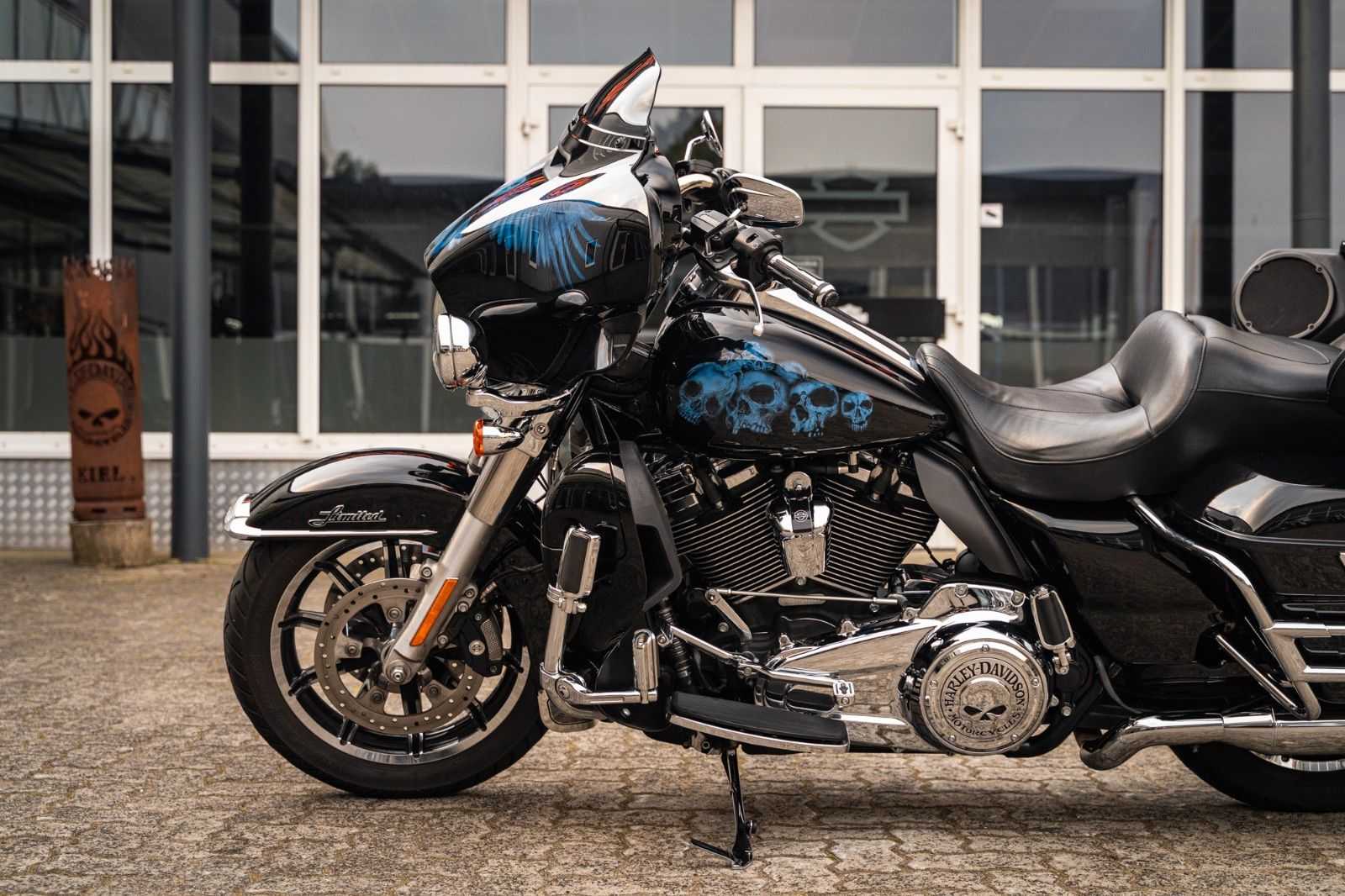 Fahrzeugabbildung Harley-Davidson FLHTK E-Glide Ultra Limited - Jekill -