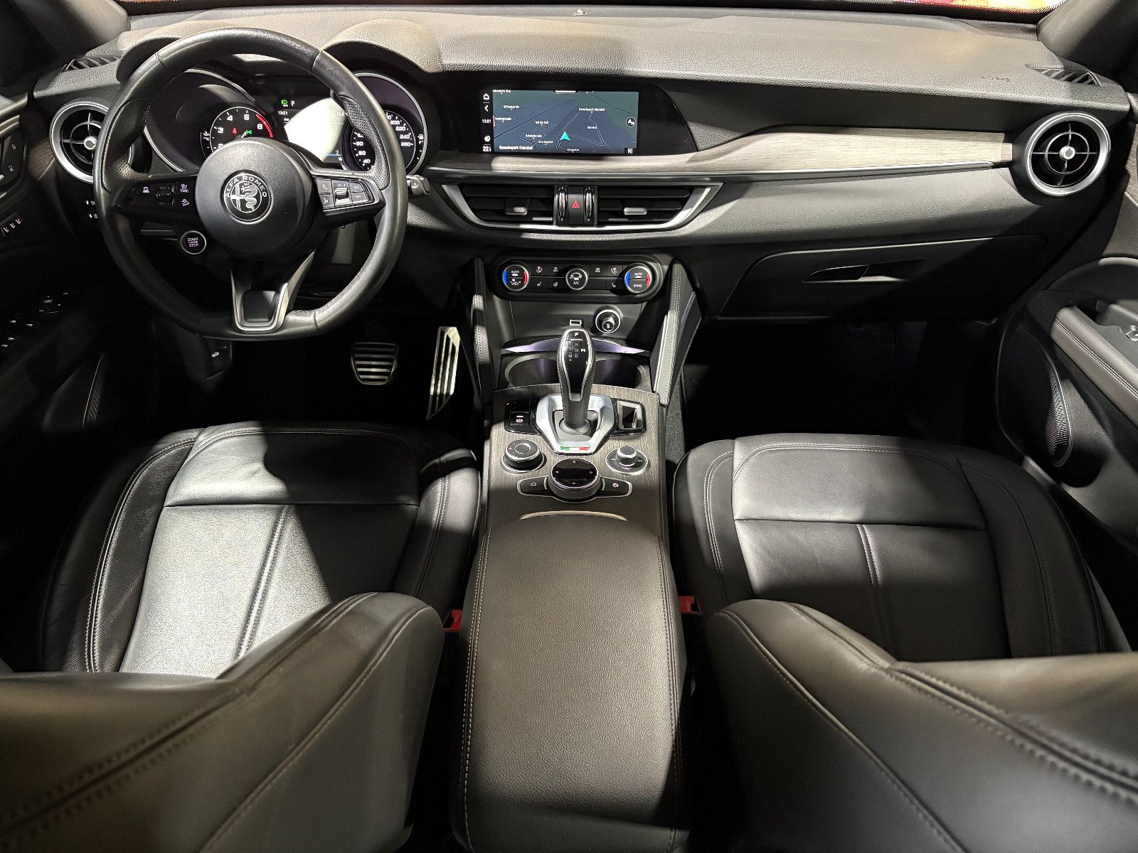 Fahrzeugabbildung Alfa Romeo Stelvio Ti Q4/MEMORY/ACC/NAVI/KAMERA/SHZ/KLIMA