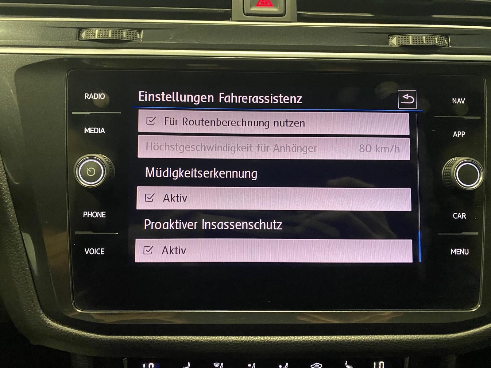 Fahrzeugabbildung Volkswagen Tiguan Comfortline Android Auto+APP+NAVI+ACC+PDC