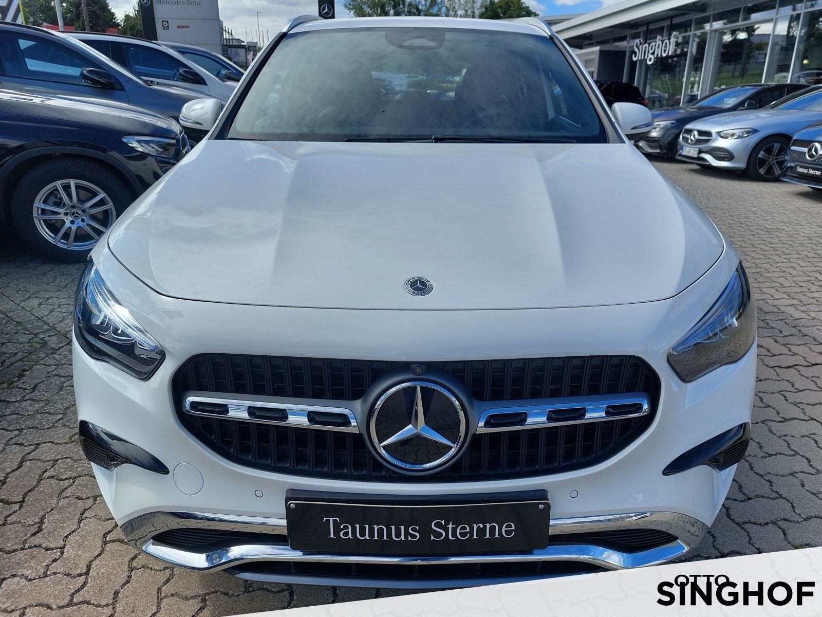 Fahrzeugabbildung Mercedes-Benz GLA 200 Progressive +AHK+360°+Distronic+TOTW+LED