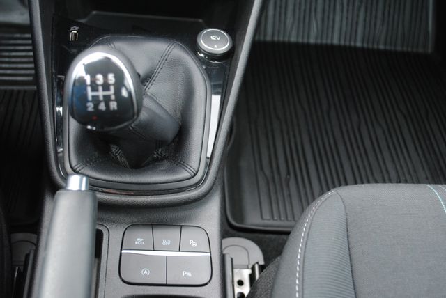 Fahrzeugabbildung Ford Fiesta 1,1 Cool & Connect+SITZH.+PDC VO/HI+NAVI+