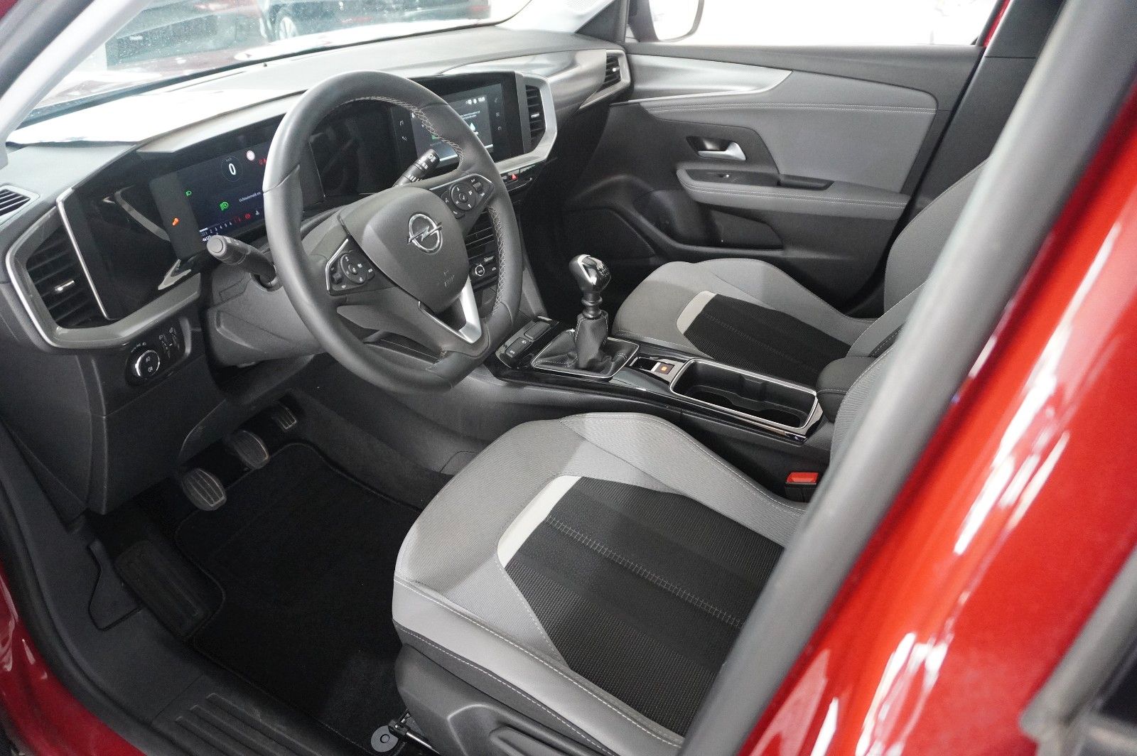 Fahrzeugabbildung Opel Mokka ELEGANCE 1.2T NAVI/LED/KAMERA/SPORT/SH/DAB