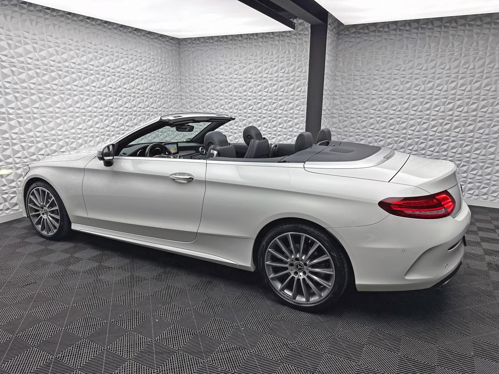 Fahrzeugabbildung Mercedes-Benz C 300 AMG DISTRO/AIRSCARF/BURMESTER/KEYLES/360°