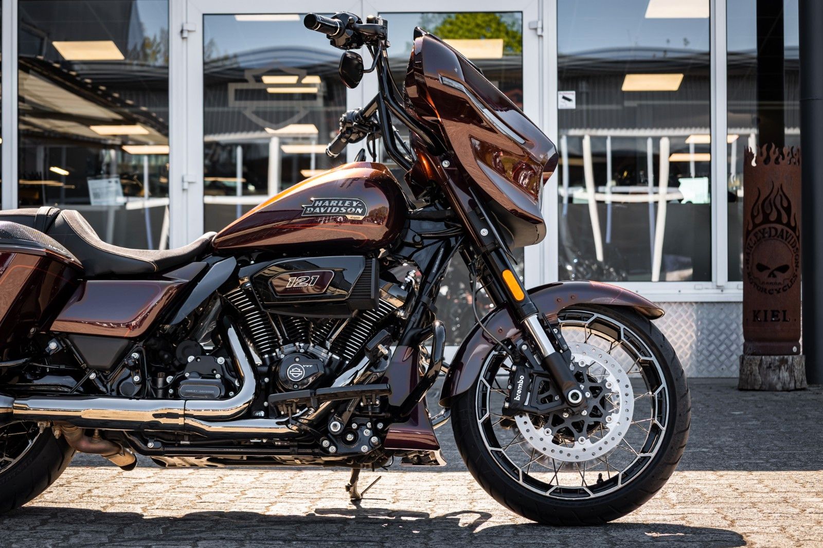 Fahrzeugabbildung Harley-Davidson CVO Street Glide FLHXSE 121 Cui - Jekill & Hyde