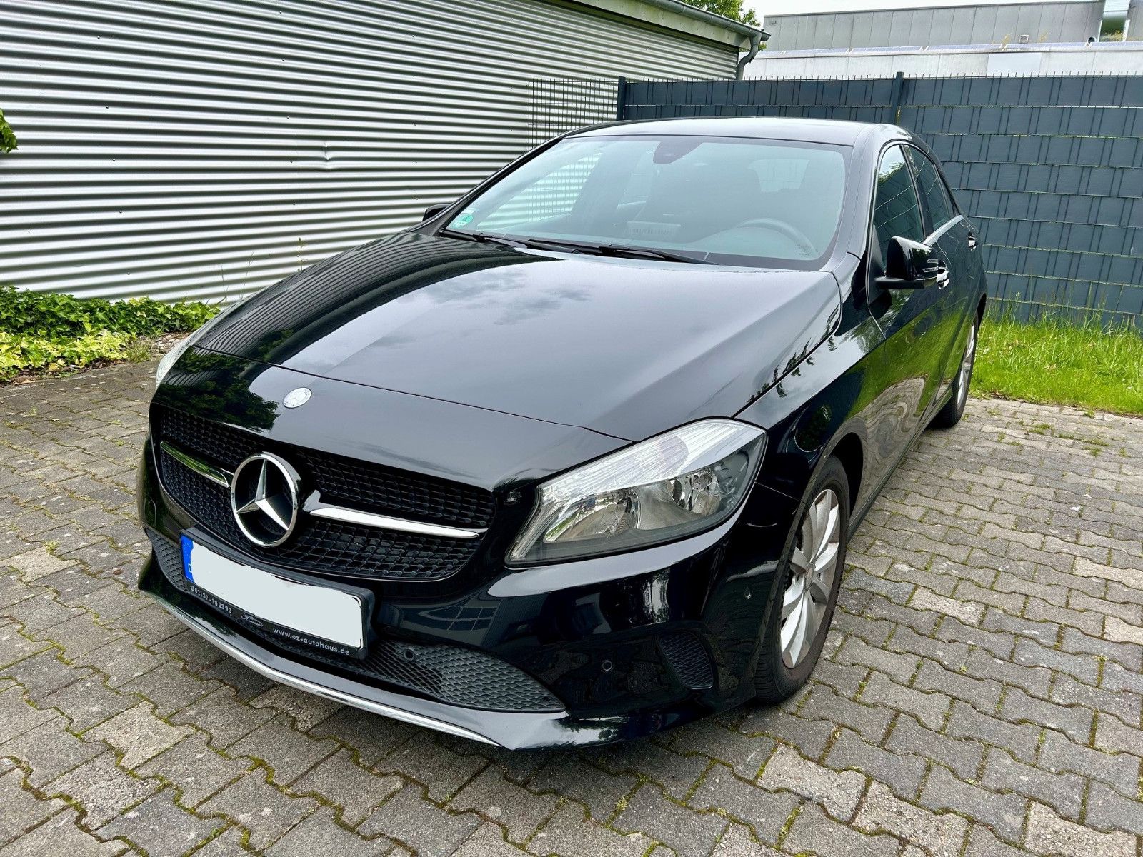 MERCEDES-BENZ A 200