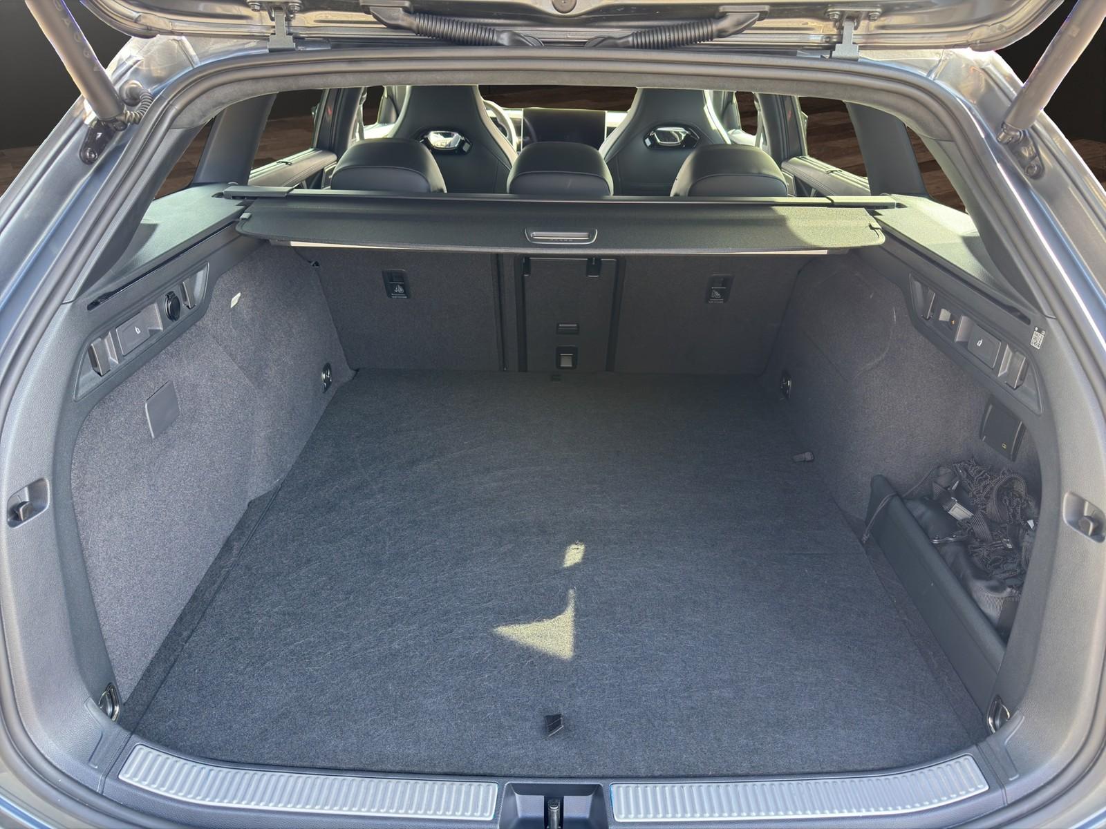 Volkswagen Passat Variant 1.5TSI eHybrid R-Line DSG AHK+Mat