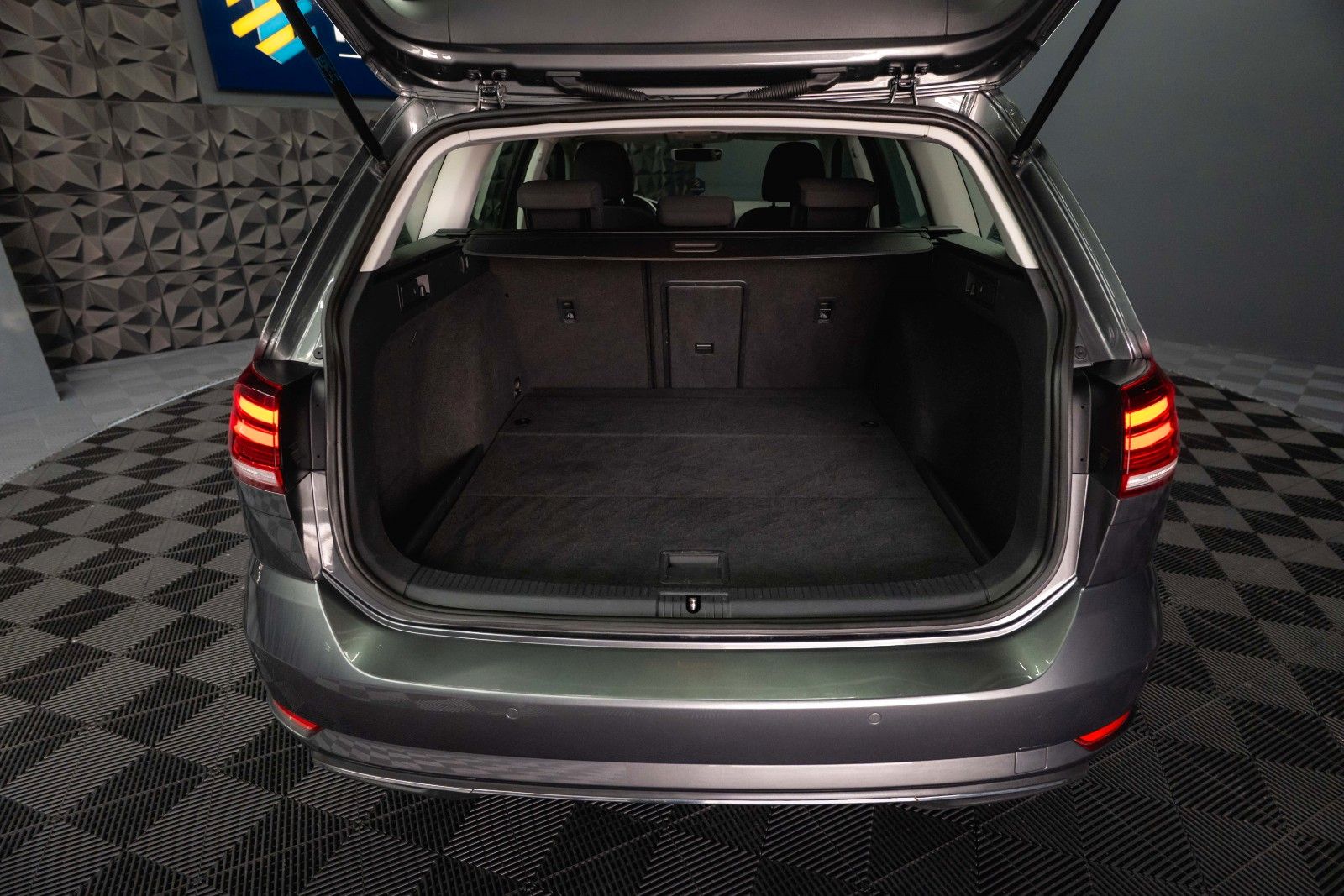 Fahrzeugabbildung Volkswagen Golf VII Variant Comfortline Autom. *ACC*LED*19%