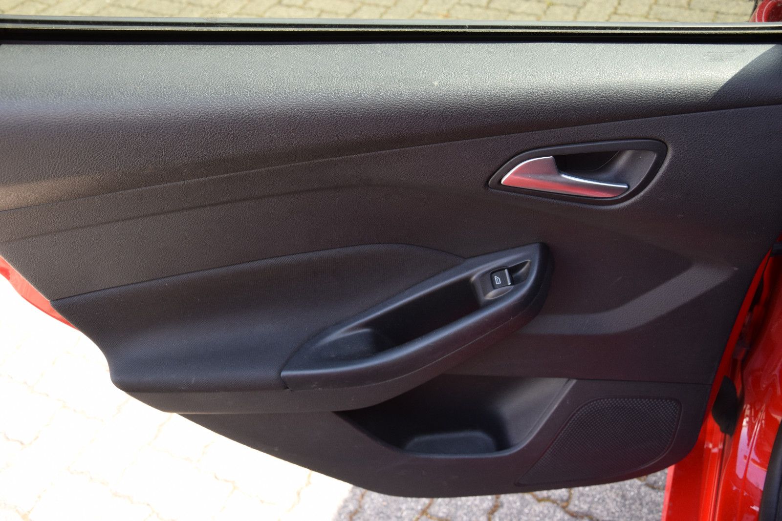 Fahrzeugabbildung Ford Focus Turnier ST-Line Motor verliert Wasser