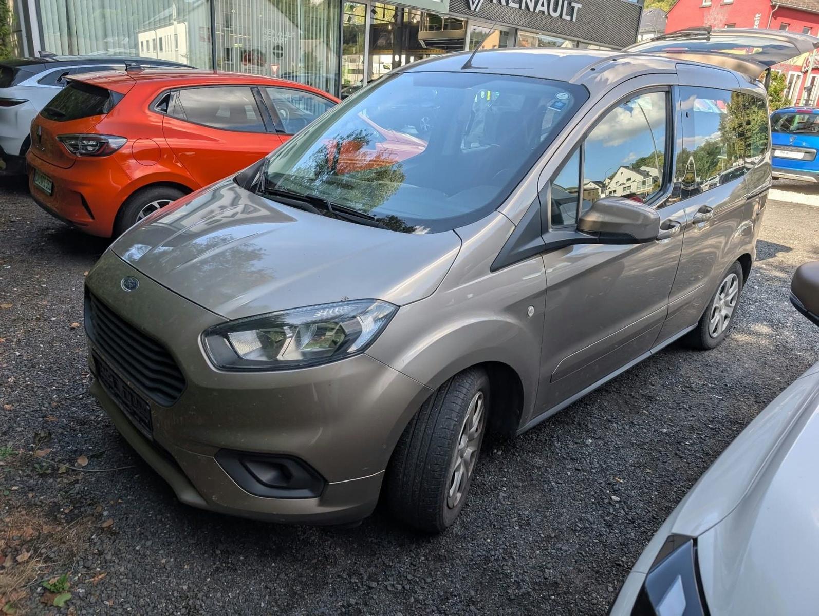 Ford Tourneo Courier (C4A)(2013->) Trend