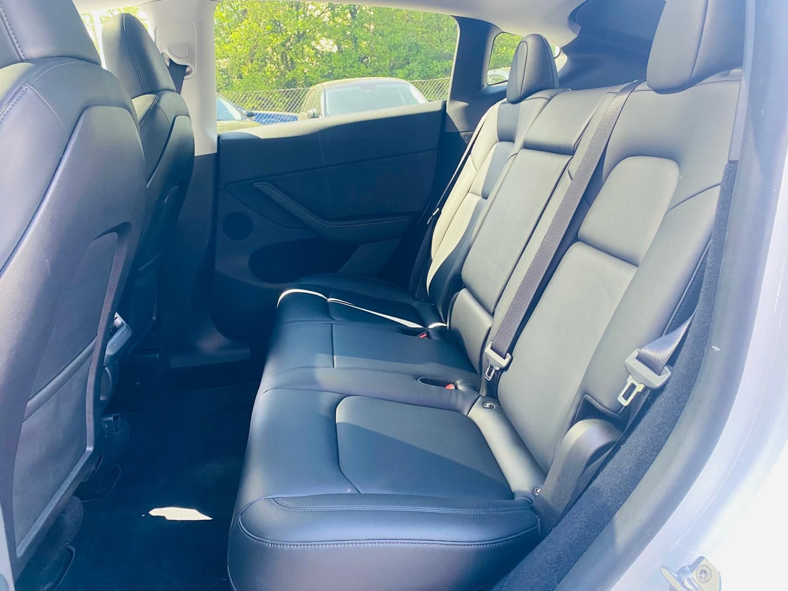 Fahrzeugabbildung Tesla Model Y LR Dual AWD PANO+STDHZ+NAVI+LED+ACC+AHK+