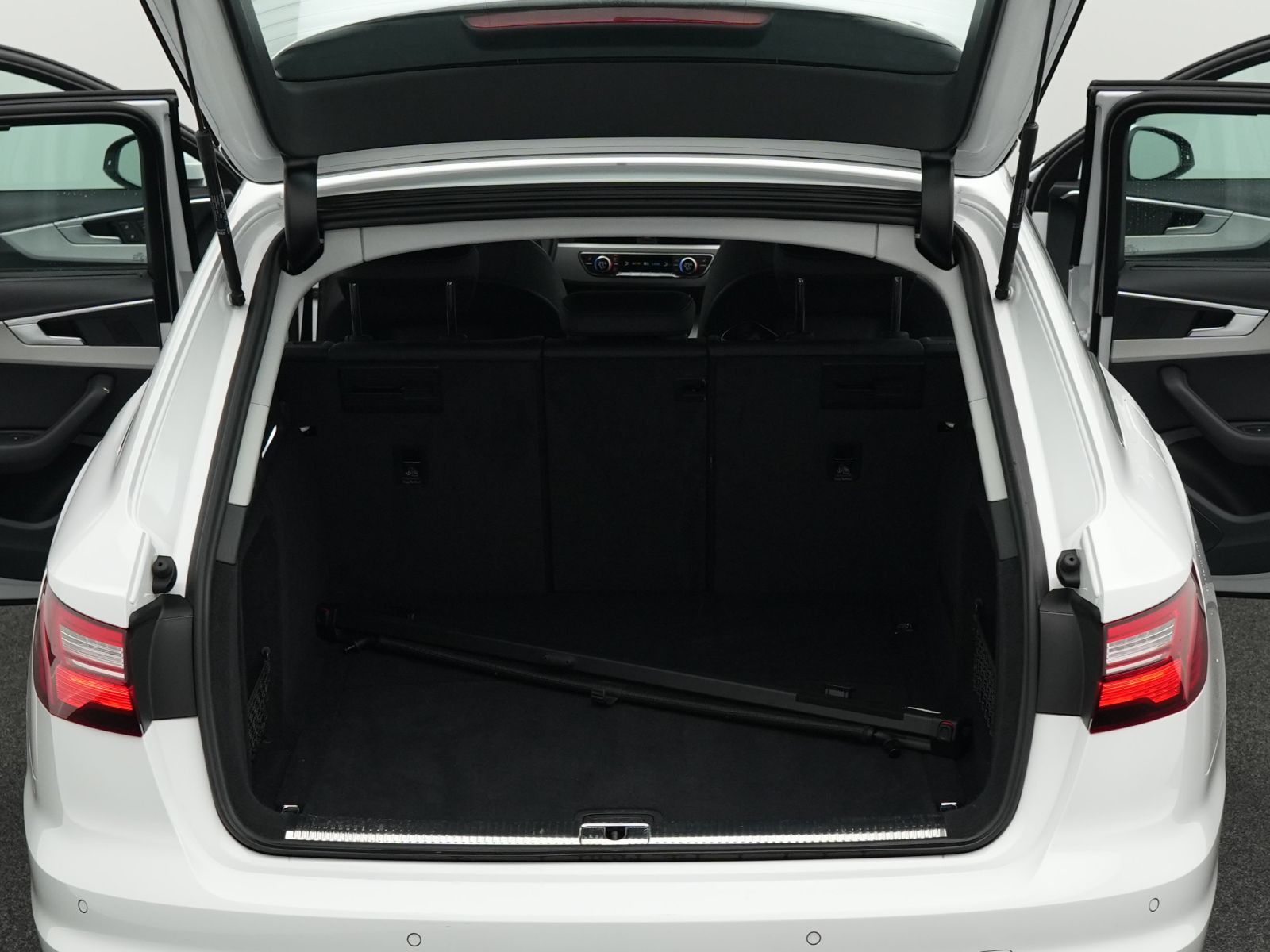 Audi A4 - Bild 15