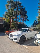 Jaguar F-Pace 25t AWD R-Sport Automatik R-Sport - Jaguar F-Pace von privat