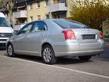 Toyota Avensis 1.8 VVT-i 1.Hand SuperZustand Navi - silberne Toyota Avensis