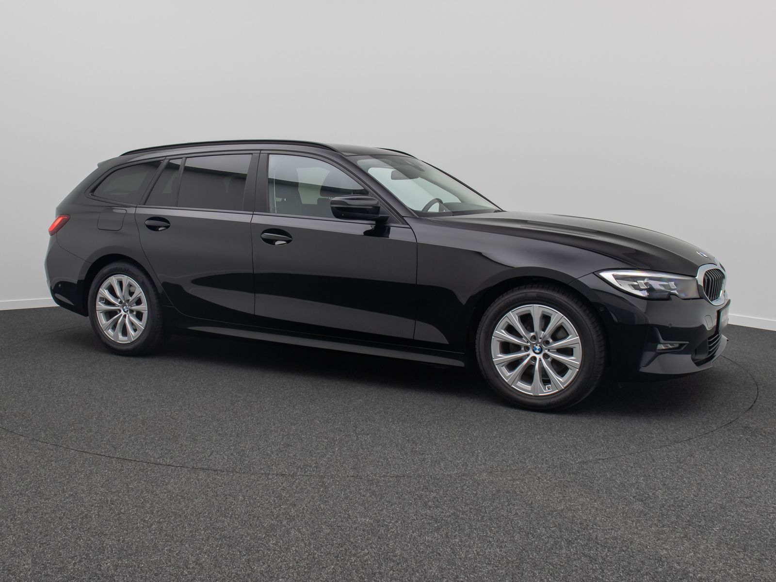 Fahrzeugabbildung BMW 320d HUD 360°DAB Leder Sport HiFi GeschwindigReg