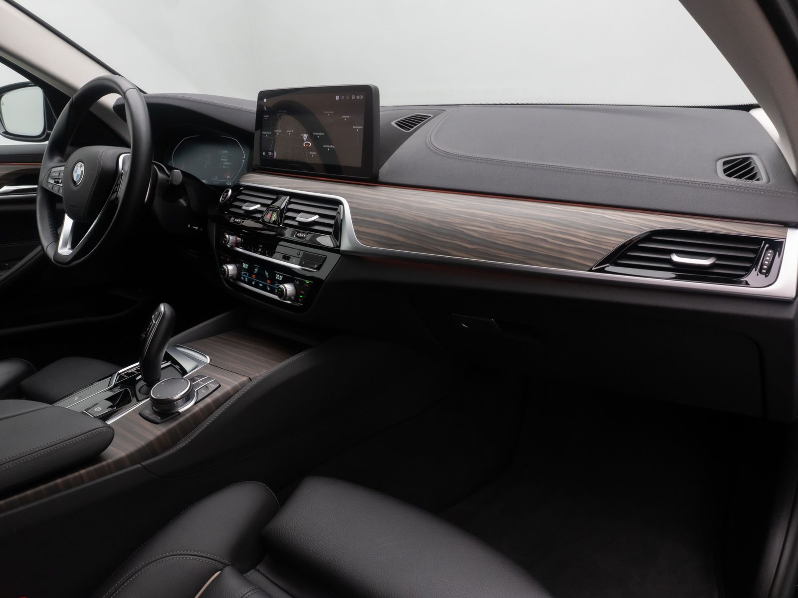 Fahrzeugabbildung BMW 520d Luxury Line HUD DAB Laser Kamera Sport Komf
