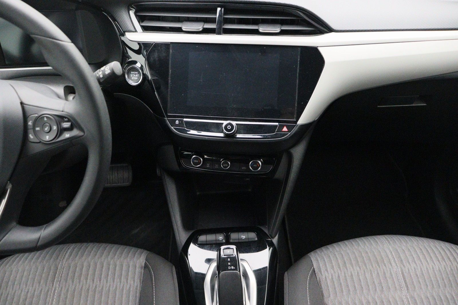 Fahrzeugabbildung Opel Zafira C 1.4 Tourer Active NAVI SHZ 7-Sitzer
