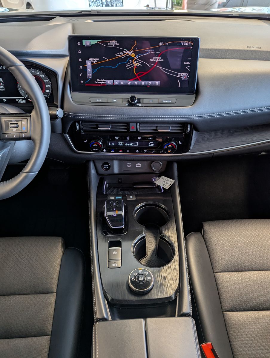 Fahrzeugabbildung Nissan X-Trail 1.5 e-Power e-4 Tekna Bose HUD LED+ 20"